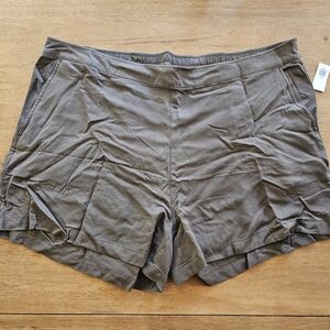 High-Waisted Playa Shorts